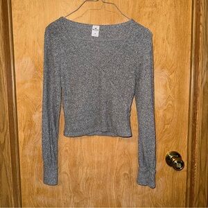 Hollister Gray Long Sleeve Juniors Top Size Medium